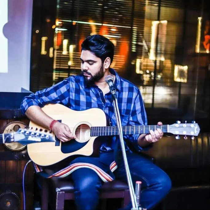 Live Music Band / Guitar & Singer