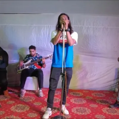 Singer/Composer & a guitar player 