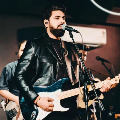 Live Music Band / Guitar & Singer